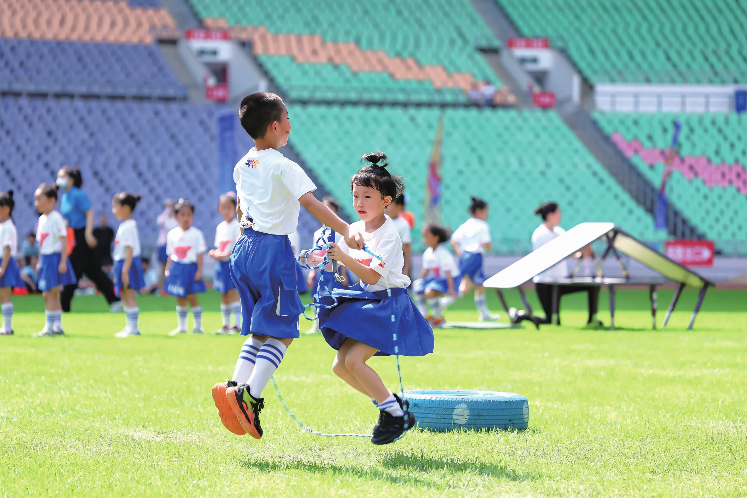 浓眉砍29分8篮板，昨日对阵雷霆仅得2分，独行侠轻取火箭