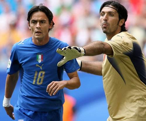 崭露头角的 崭露头角的